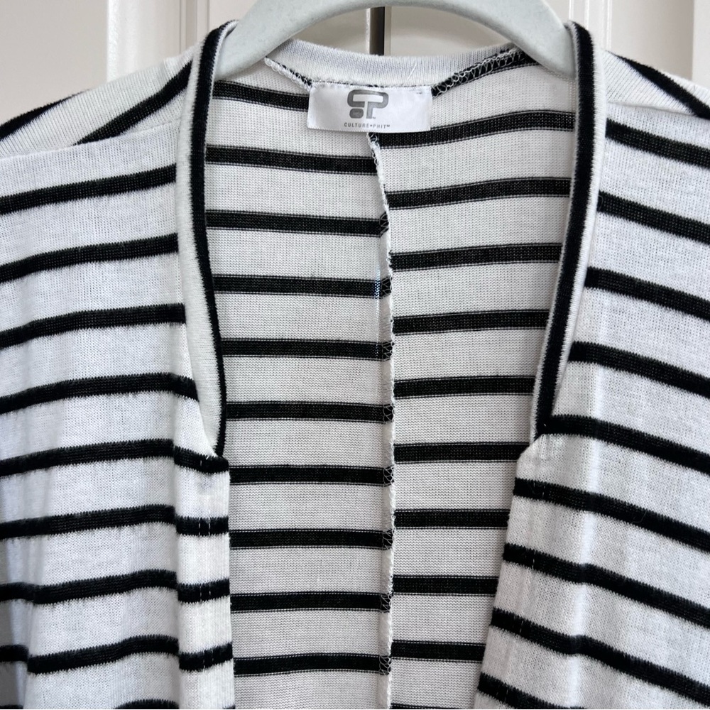 Culture Phit Duster Cardigan with Shark bite hem in Black/White, Size XS - Picture 3 of 6